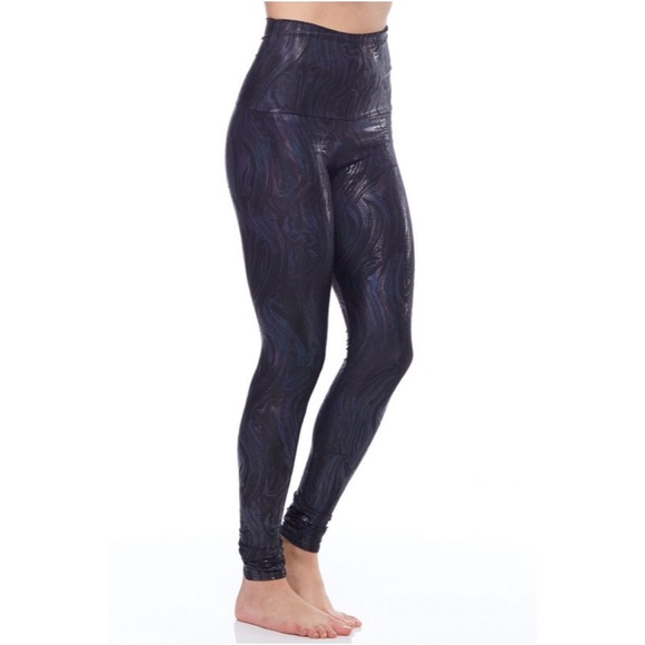 SOLD🔥Emily Hsu black laquer holographic leggings - Picture 1 of 5